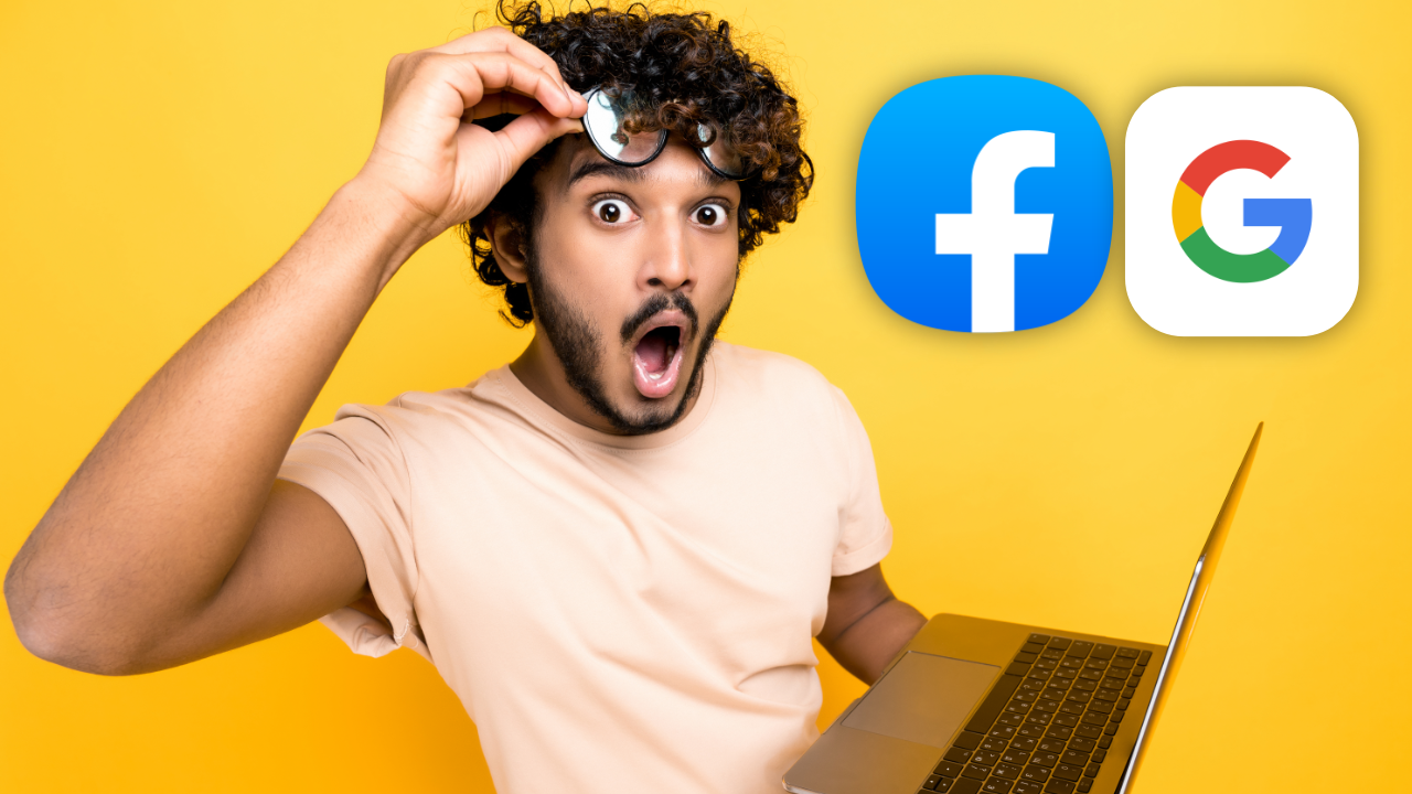 mężczyzna trzyma laptopa a w rogu logo facebook i google