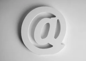 symbol przedstawiający małpkę intenetową